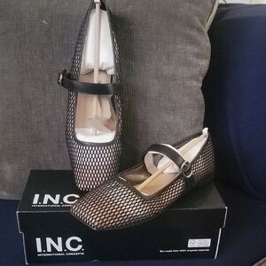 INC International Concepts Women's Black and Cream Mesh Flats